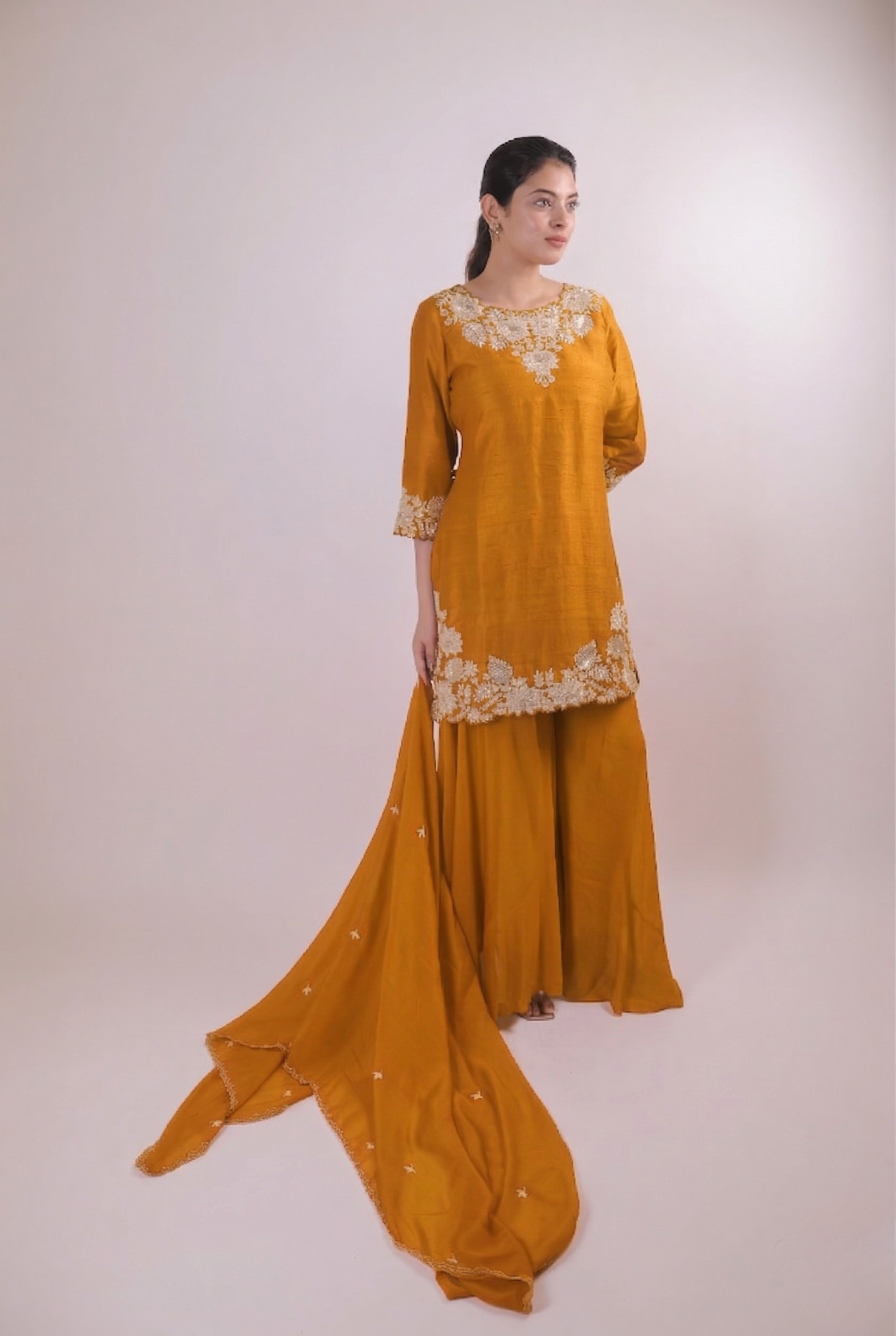 The Golden Ray Raw Silk Set